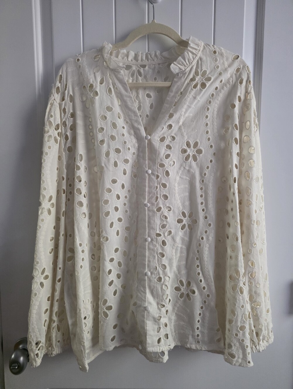 Women’s Cream Eyelet Button-Front Blouse Sz XL